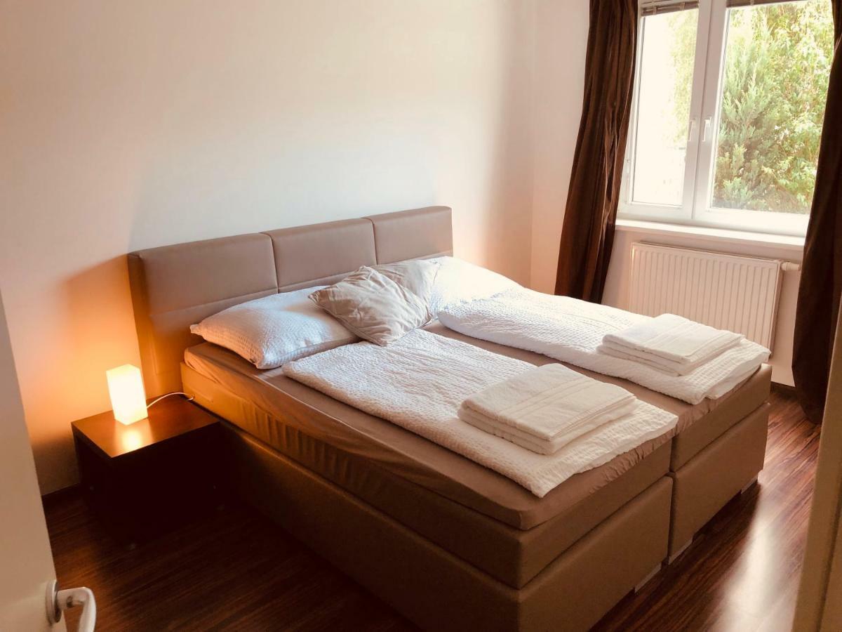 25H Garden Apartment Plus Private Beach Neusiedl am See Bagian luar foto