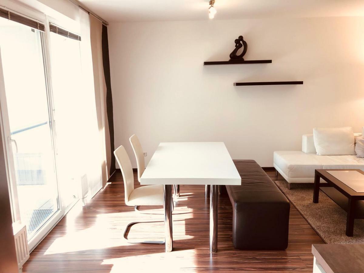 25H Garden Apartment Plus Private Beach Neusiedl am See Bagian luar foto